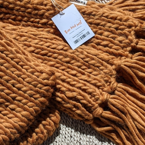 Three Bird Nest Cozy Chunky Oversized Scarf, NWT - Picture 6 of 7